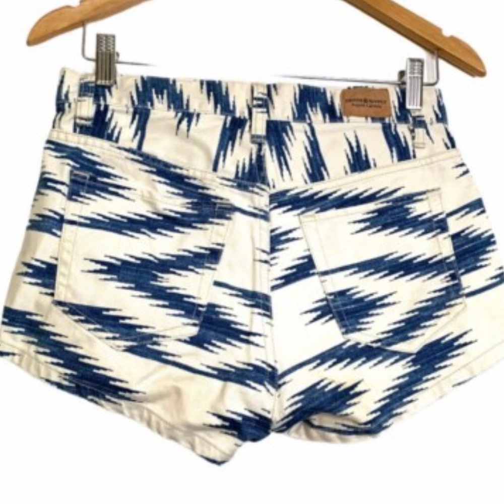 Denim & Supply Ralph Lauren Womens Jean Shorts Blue White Aztec Pockets 
Size 30